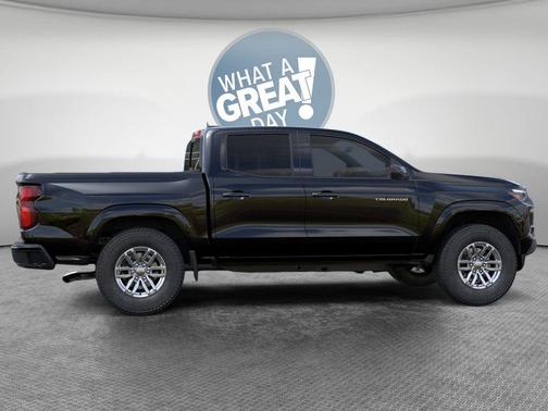 Black 2026 Chevrolet Colorado LT