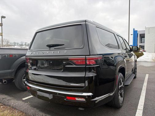 Diamond Black Crystal Pearlcoat 2024 Jeep Wagoneer L Series III 4x4