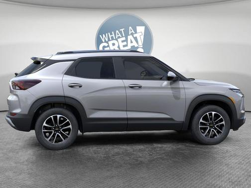 Sterling Gray Metallic 2026 Chevrolet Trailblazer LT