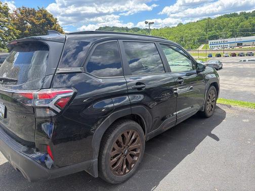 Crystal Black Silica 2025 Subaru Forester Sport