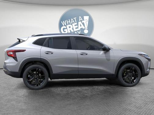 Sterling Gray Metallic 2026 Chevrolet Trax FWD ACTIV