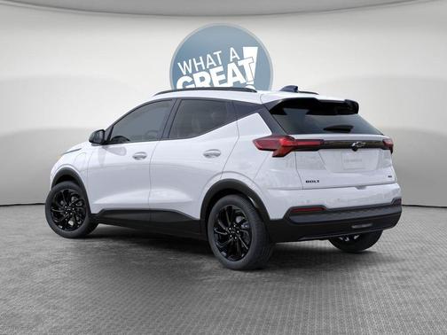 Summit White 2027 Chevrolet Bolt RS