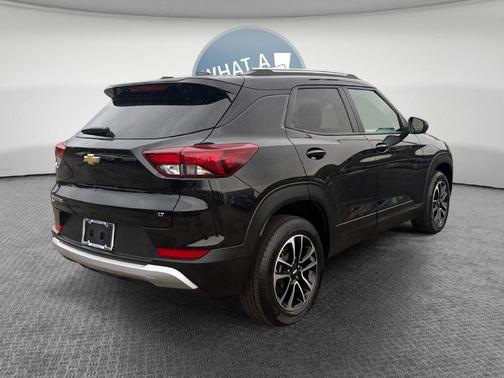 Mosaic Black Metallic 2025 Chevrolet Trailblazer LT