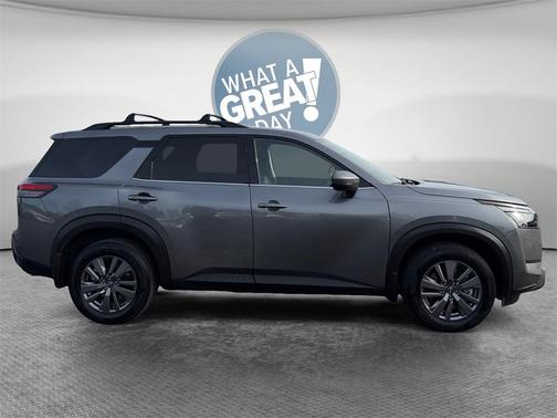 2025 Nissan Pathfinder SV 4WD