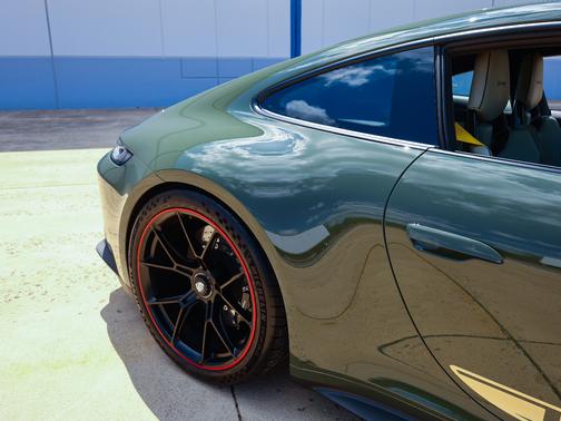 2022 Porsche 911 GT3 w/Touring Package