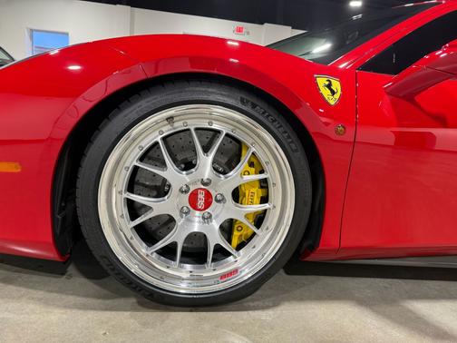2016 Ferrari 488 GTB Base