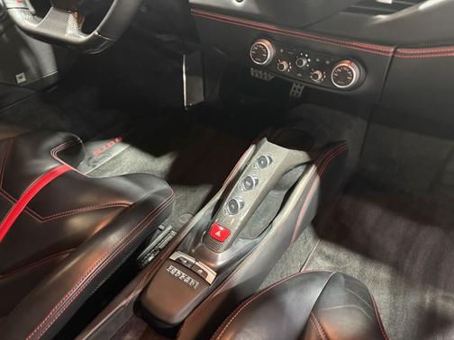 2016 Ferrari 488 GTB Base