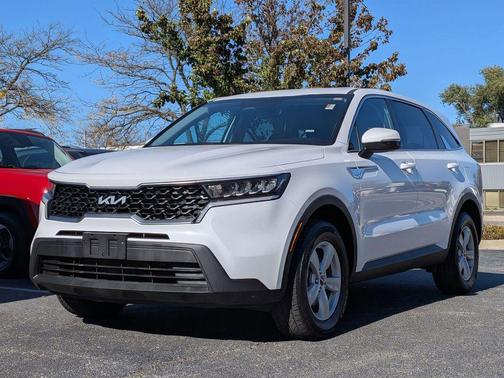 2023 Kia Sorento LX