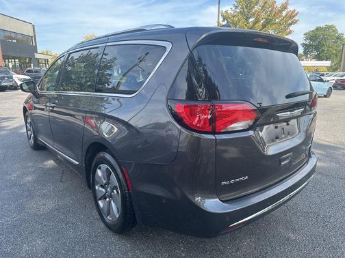 2019 Chrysler Pacifica Hybrid Limited