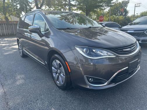 2019 Chrysler Pacifica Hybrid Limited