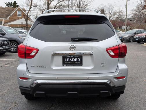 2019 Nissan Pathfinder SV
