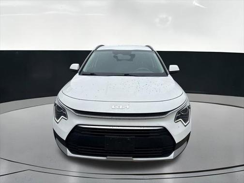 2024 Kia Niro LX
