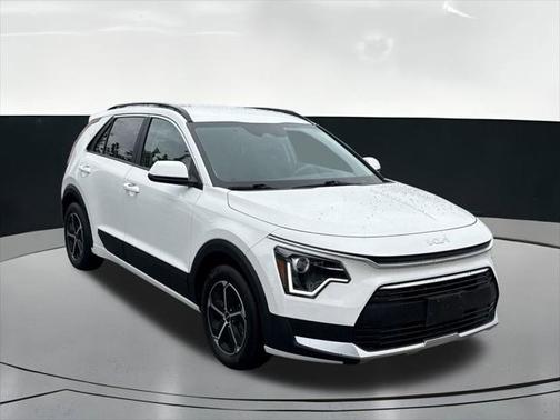2024 Kia Niro LX