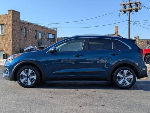 2022 Kia Niro LX