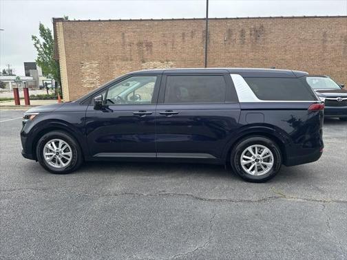 2023 Kia Carnival LX