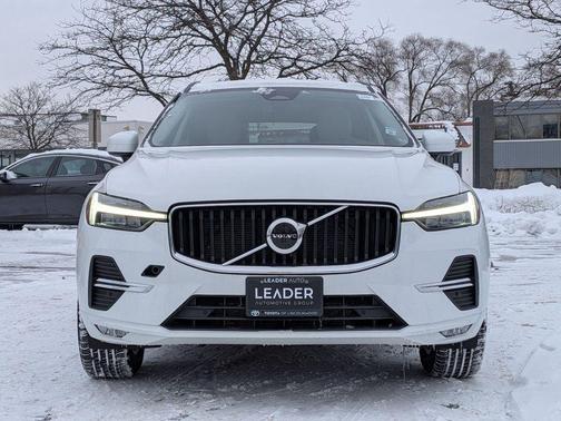 2022 Volvo XC60 B5 Momentum