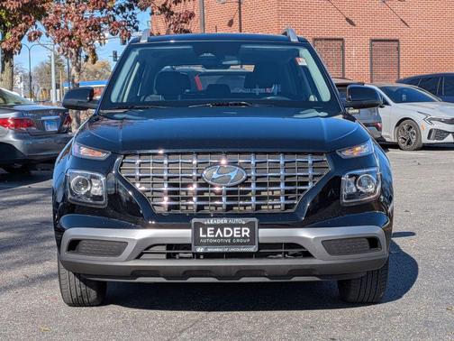 2023 Hyundai VENUE SEL