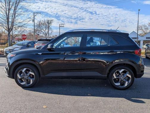 2023 Hyundai VENUE SEL