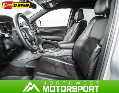 Photo 2 of 31 of 2019 Jeep Grand Cherokee Altitude