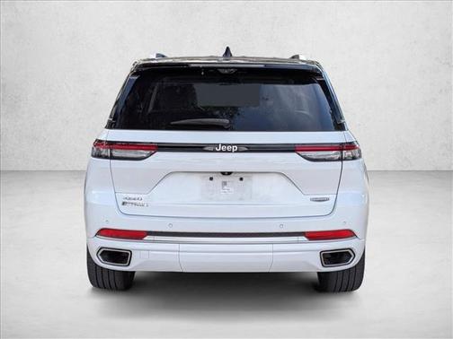 2022 Jeep Grand Cherokee Summit