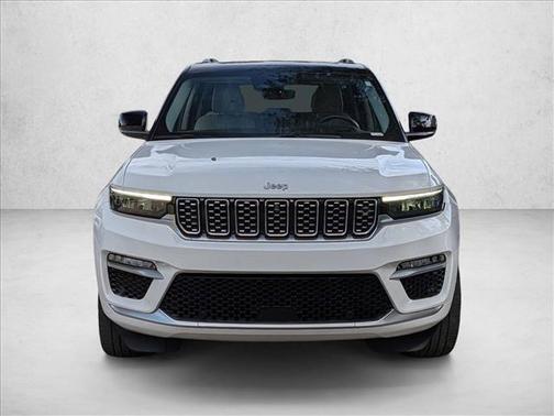 2022 Jeep Grand Cherokee Summit