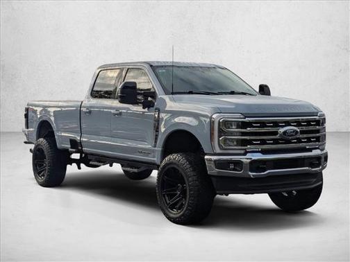 Glacier Gray Metallic Tri-Coat 2024 Ford F-250 Lariat