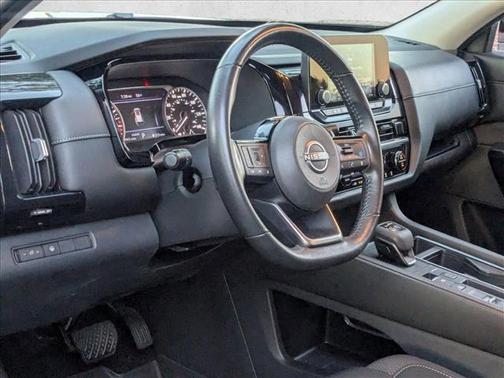 2023 Nissan Pathfinder SV FWD