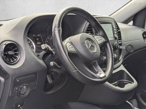 2022 Mercedes-Benz Metris Base