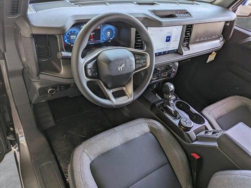 2025 Ford Bronco Base 4 Door 4x4