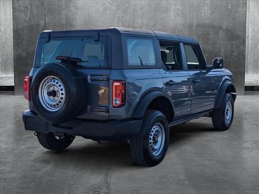 2025 Ford Bronco Base 4 Door 4x4
