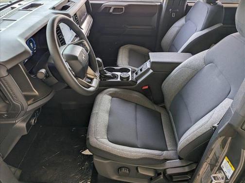 2025 Ford Bronco Base 4 Door 4x4