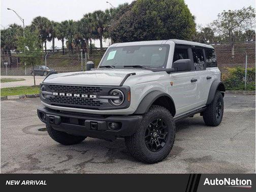 Avalanche Gray 2026 Ford Bronco Badlands