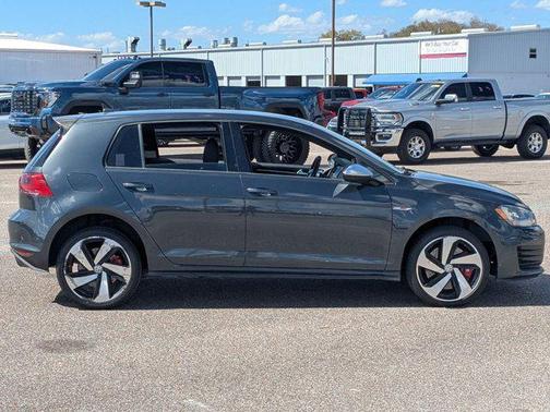 2017 Volkswagen Golf GTI 2.0T S 4-Door