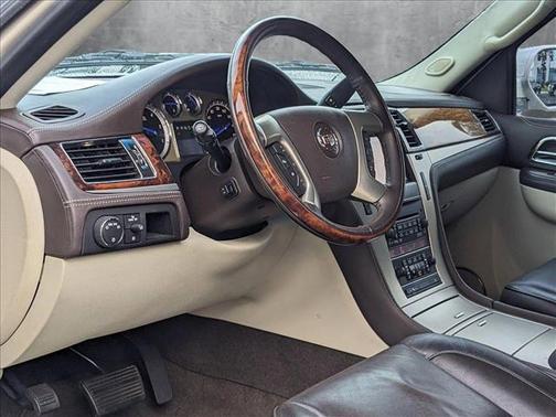 2013 Cadillac Escalade Platinum Edition