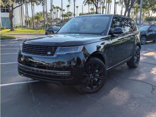 -Select- 2025 Land Rover Range Rover SE