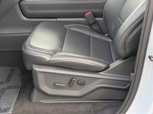 Glacier Gray Metallic Tri-Coat 2026 Ford Expedition Platinum