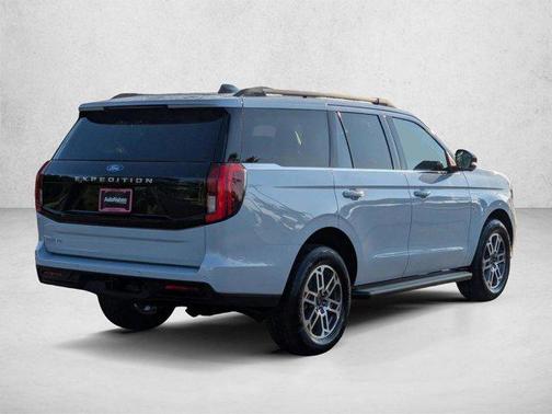 Space Silver Metallic 2026 Ford Expedition Active