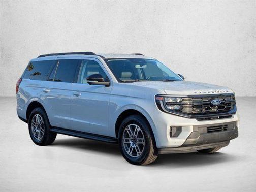 Space Silver Metallic 2026 Ford Expedition Active