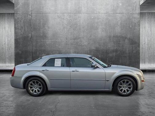 2005 Chrysler 300C Base