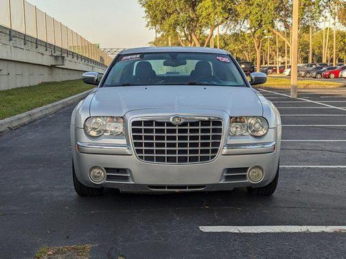 2005 Chrysler 300C Base