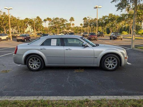 2005 Chrysler 300C Base