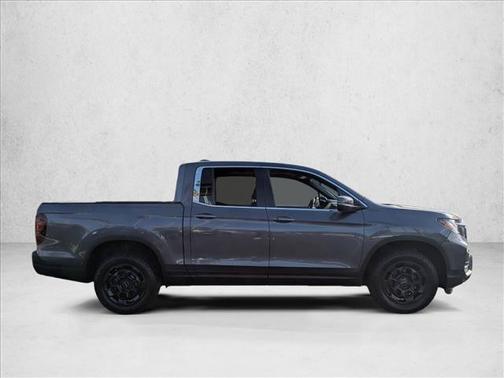 Crystal Black Pearl 2025 Honda Ridgeline RTL