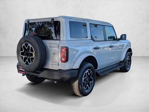 Avalanche Gray 2026 Ford Bronco Outer Banks