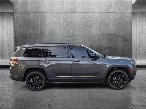 2022 Jeep Grand Cherokee L Altitude