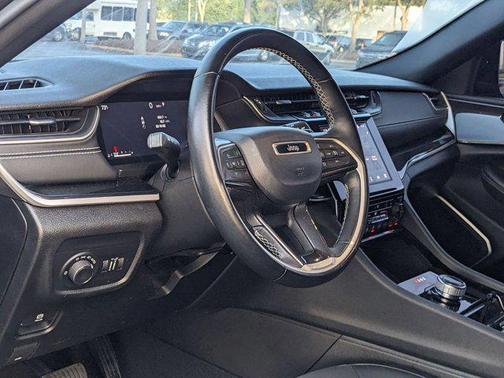 2022 Jeep Grand Cherokee L Altitude