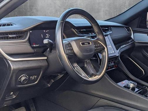 2022 Jeep Grand Cherokee L Altitude