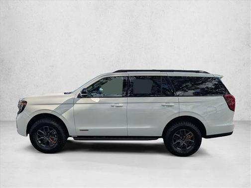 Star White Metallic Tri-Coat 2027 Ford Expedition Tremor