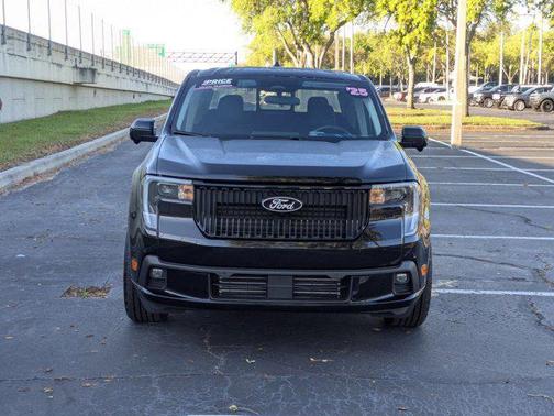 Shadow Black 2025 Ford Maverick Lobo