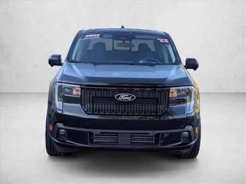 Shadow Black 2025 Ford Maverick Lobo