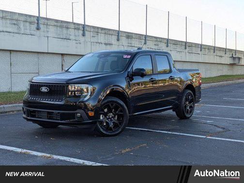 Shadow Black 2025 Ford Maverick Lobo